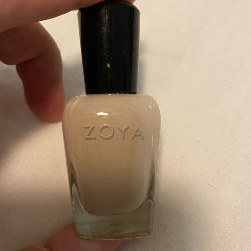 ZOYA Polish “April” nude buff like new